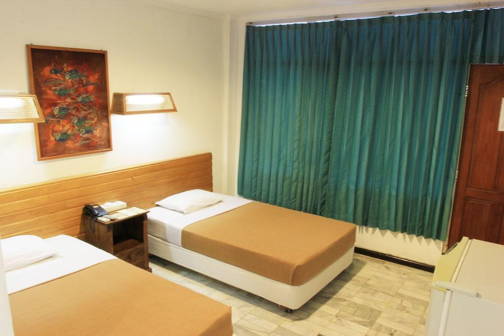 Hotel Karthi Kuta Kuta Lombok Exterior foto